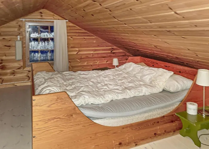 Feriehus Beautiful In With Sauna Lampeland